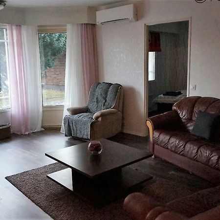 4 Bedrooms Near Center - Kranni Pori Exterior photo